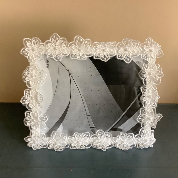 8” x 10” white vintage looking lace flower picture frame - Picture 2 of 5